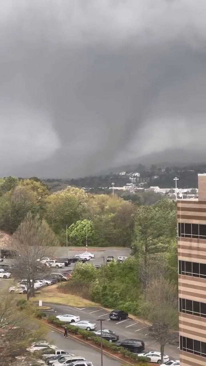 Los primeros tornados fueron captados en Little Rock, Arkansas