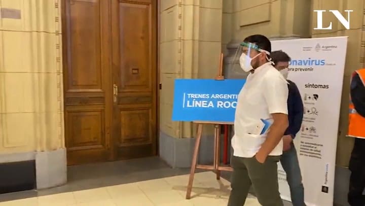 Así son las filas para realizarse los tests rápidos en Retiro