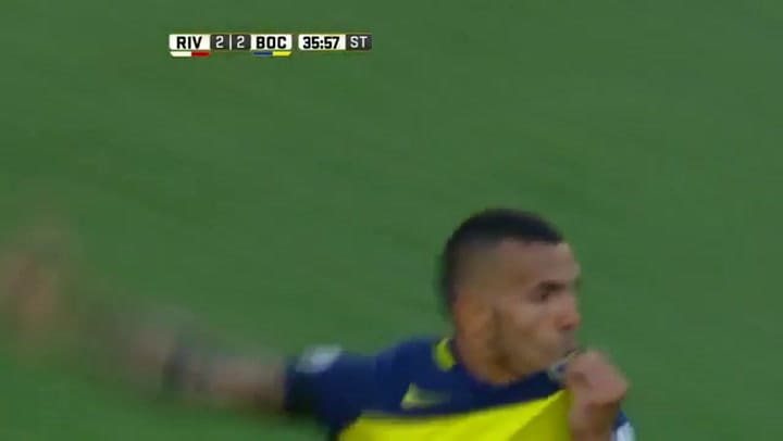 Superclásico: el 3 a 2 de Tévez