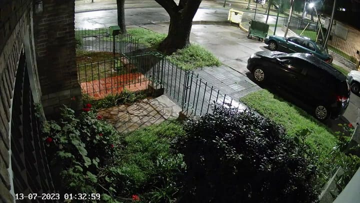 San Isidro: huían de la policía y chocaron violentamente contra un auto estacionado