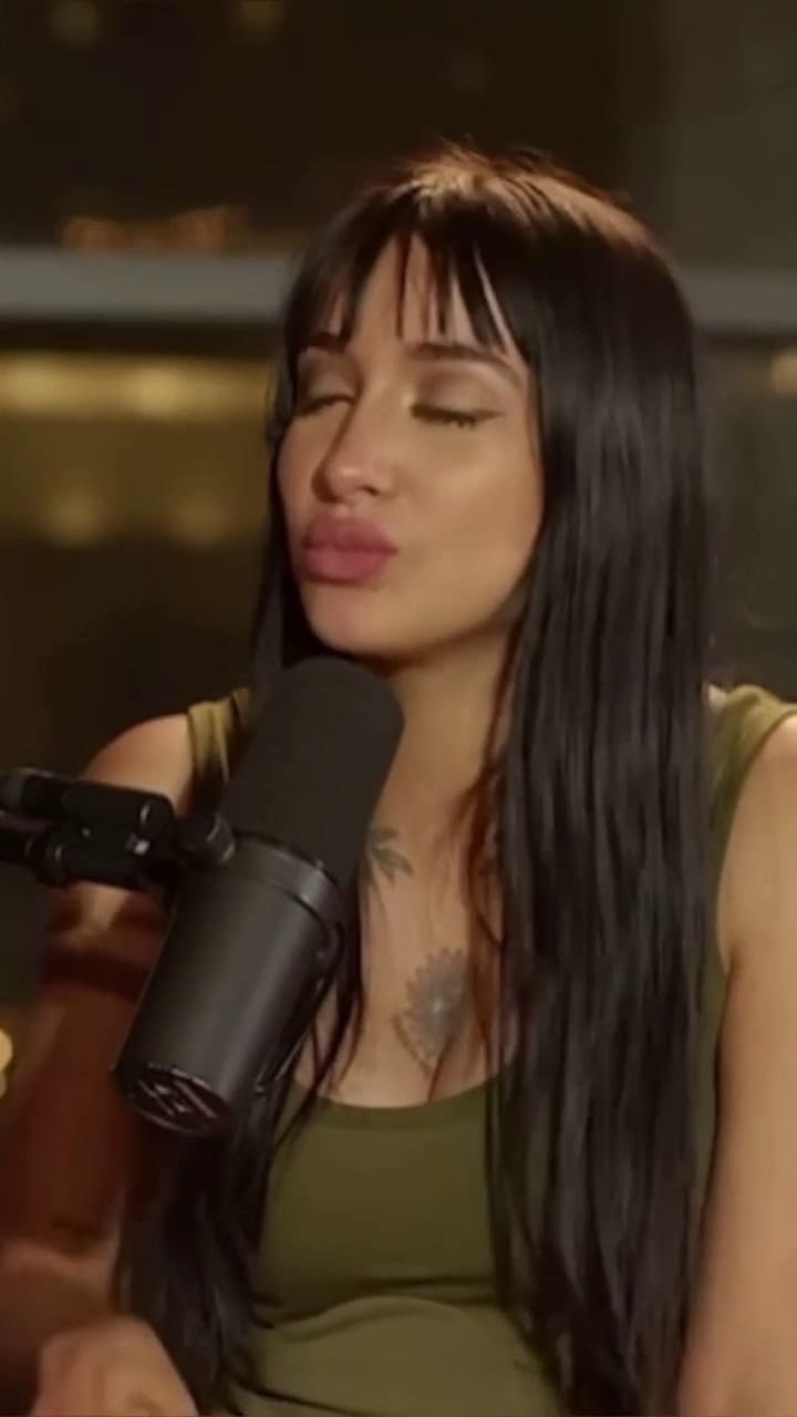 La entrevista donde María Becerra confesó sus problemas para cantar en vivo
