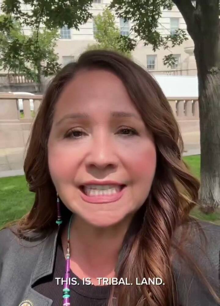 La congresista de Arizona, Adelita Grijalva, cuestionó la construcción del muro fronterizo