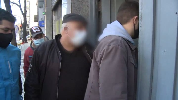 El allanamiento de los barbijos apócrifos del Conicet