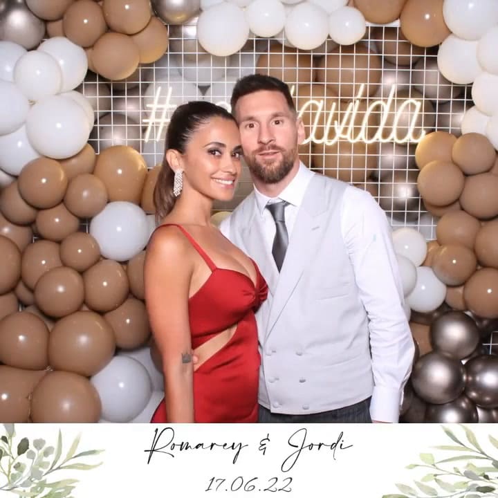 Leo y Anto protagonizaron un momento romántico en el casamiento de Jordi
