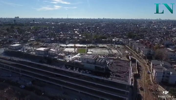 Drone: Edificio de Desarrollo Humano de la Ciudad, donde antes estaba el elefante blanco
