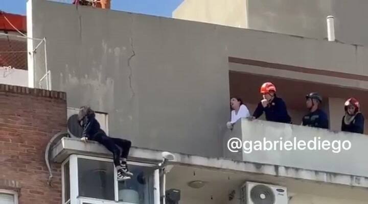 Rescatan a una mujer en Caballito