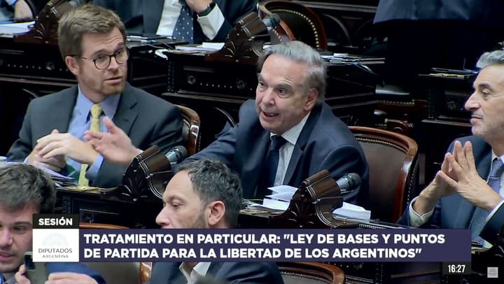 La Izquierda se retira del recinto durante el minuto de silencio para Piñera