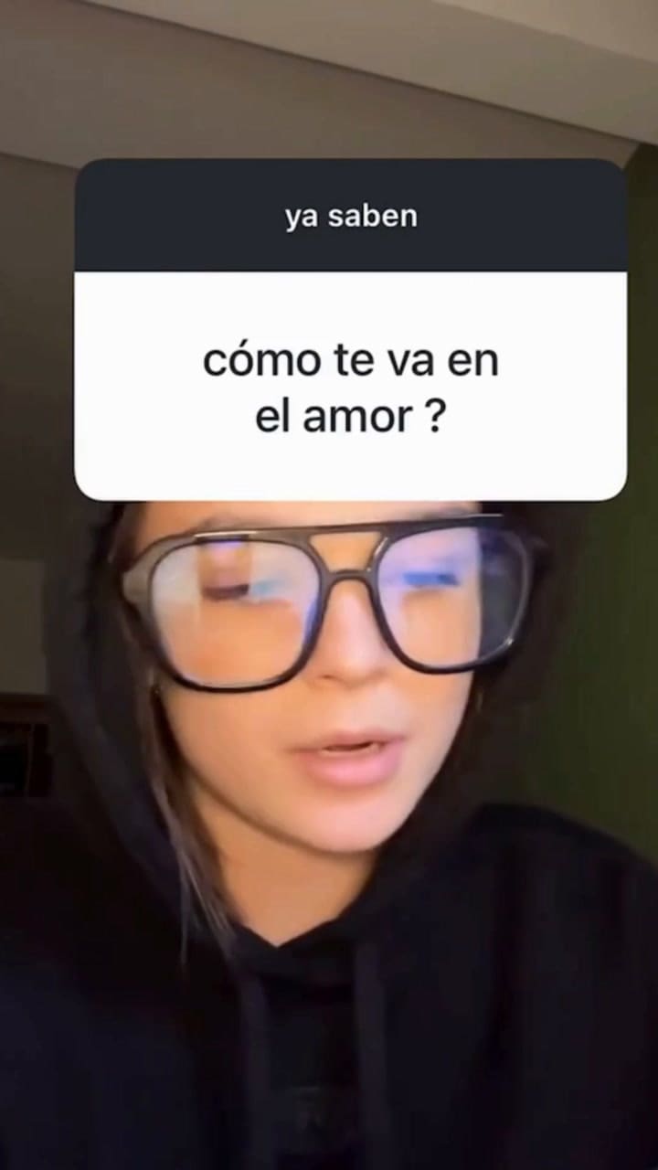 Muna se mostró muy enamorada de su pareja