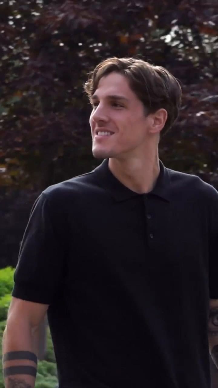 El encuentro entre Emiliano Martínez y Nicolo Zaniolo