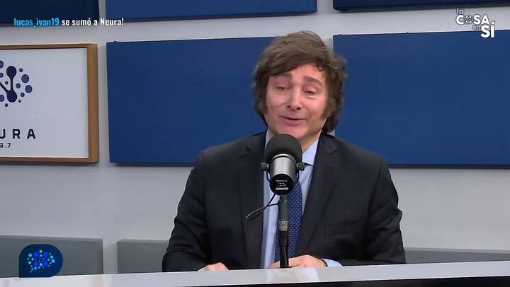 Milei emocionado