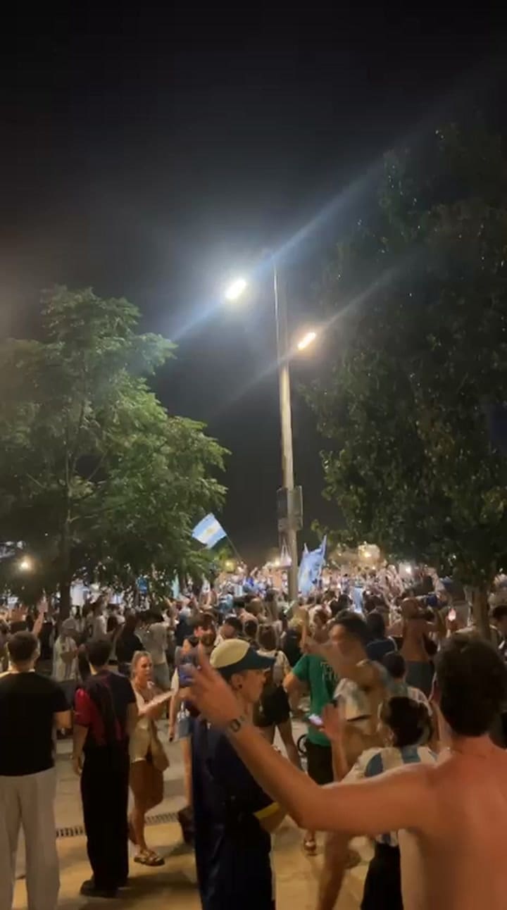 Hinchas festejan en Barcelona