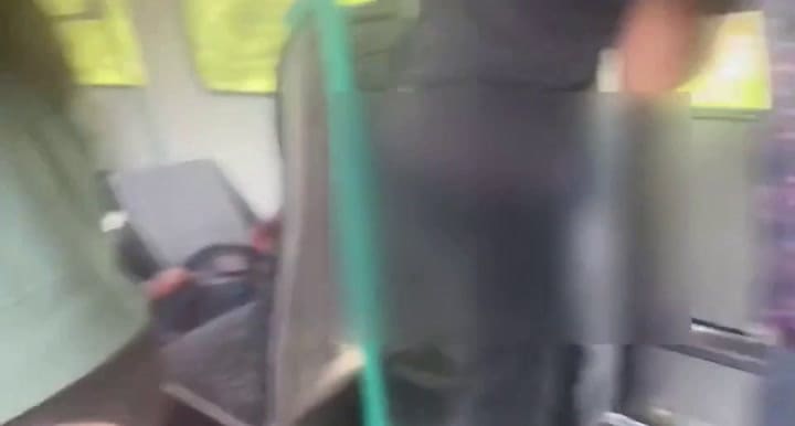 Caos dentro de uno de los trenes tras el incidente