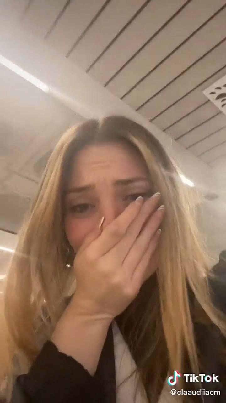 Una joven viajó miles de kilómetros para dar una sorpresa a su novio.
