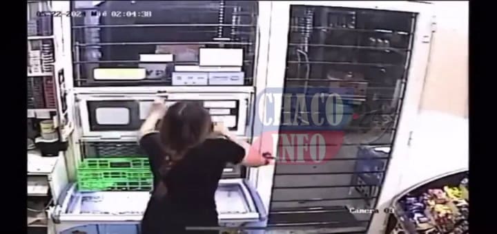 Chaco: un hombre quiso robar un kiosco y recibió más de diez trompadas de una empleada que practica kickboxing