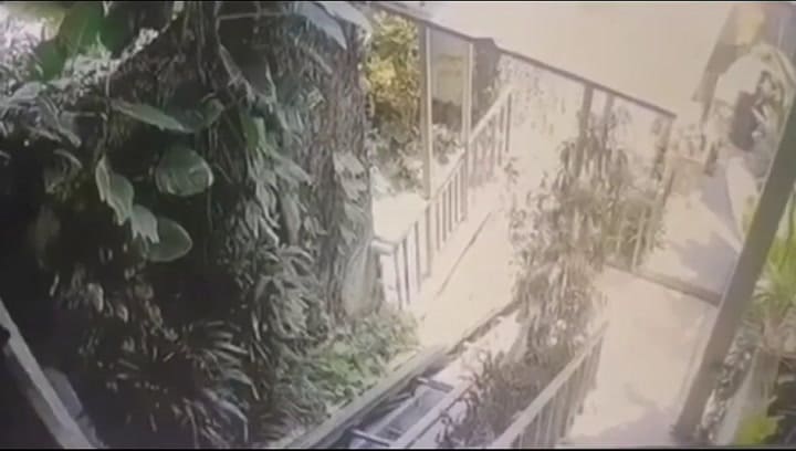 El famoso ascensor de un hotel de lujo cayó desde 100 metros y sufrió un catastrófico final