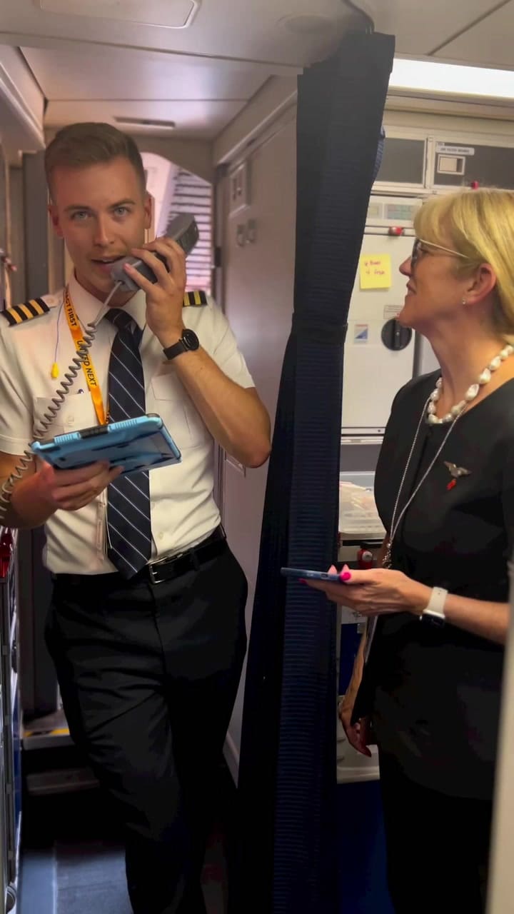 El mensaje de un piloto de United Airliness para alguien muy especial en el vuelo