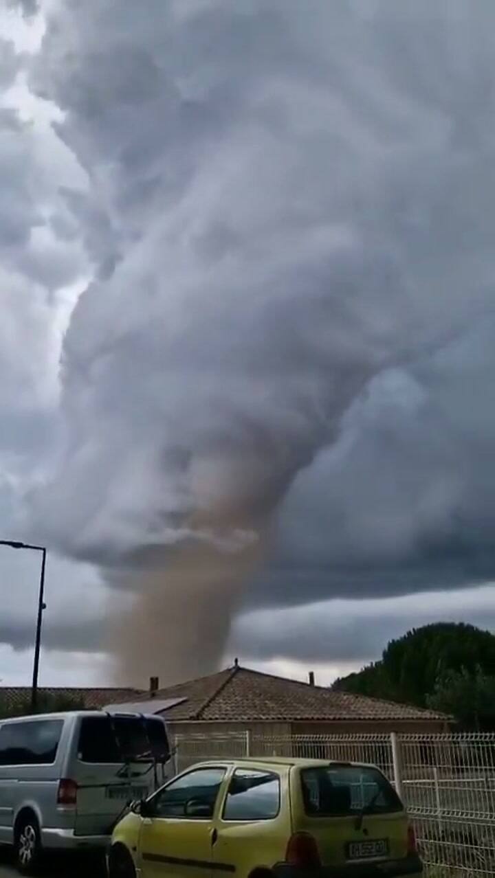 Tornado arrasa un pueblo en el sur de Francia