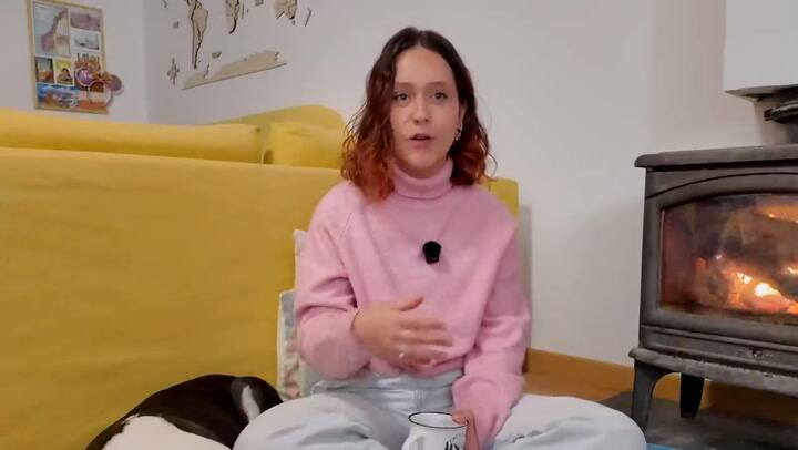 Joven española explica cómo logró dejar su vida en la ciudad y comenzar a vivir en las montañas