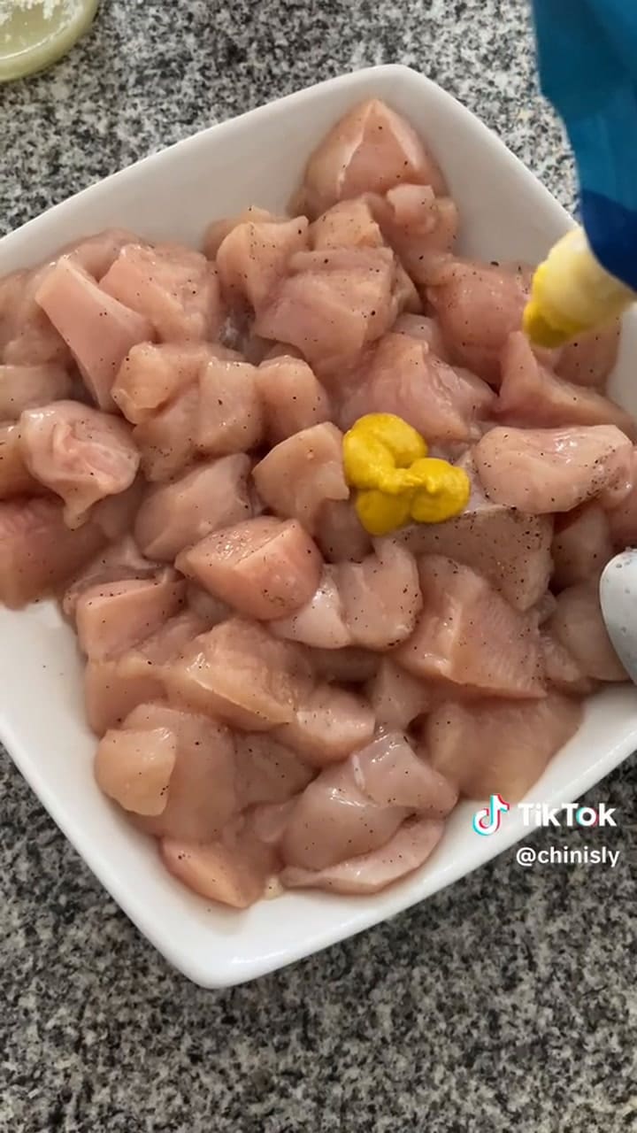 Receta de la ensalada tibia de fideos y pollo