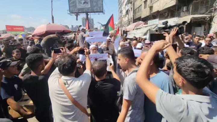 Protestas contra la orden de evacuación