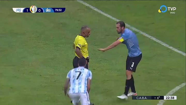 Tiro libre de Messi 81'