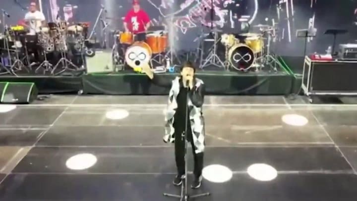 El mensaje velado de Los Piojos a Javier Milei en el Cosquin Rock: "Tanta mentira, tanta criptomoneda, tanta libertad"