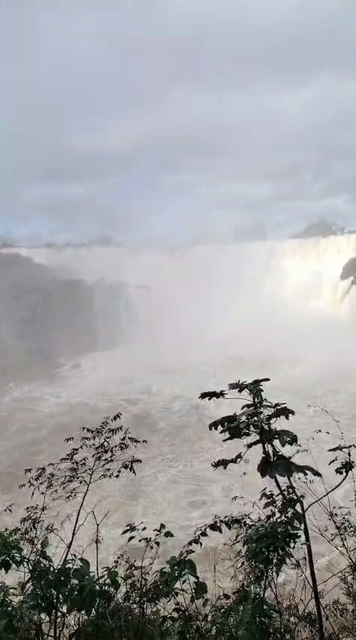 Crece el caudal de agua en las Cataratas