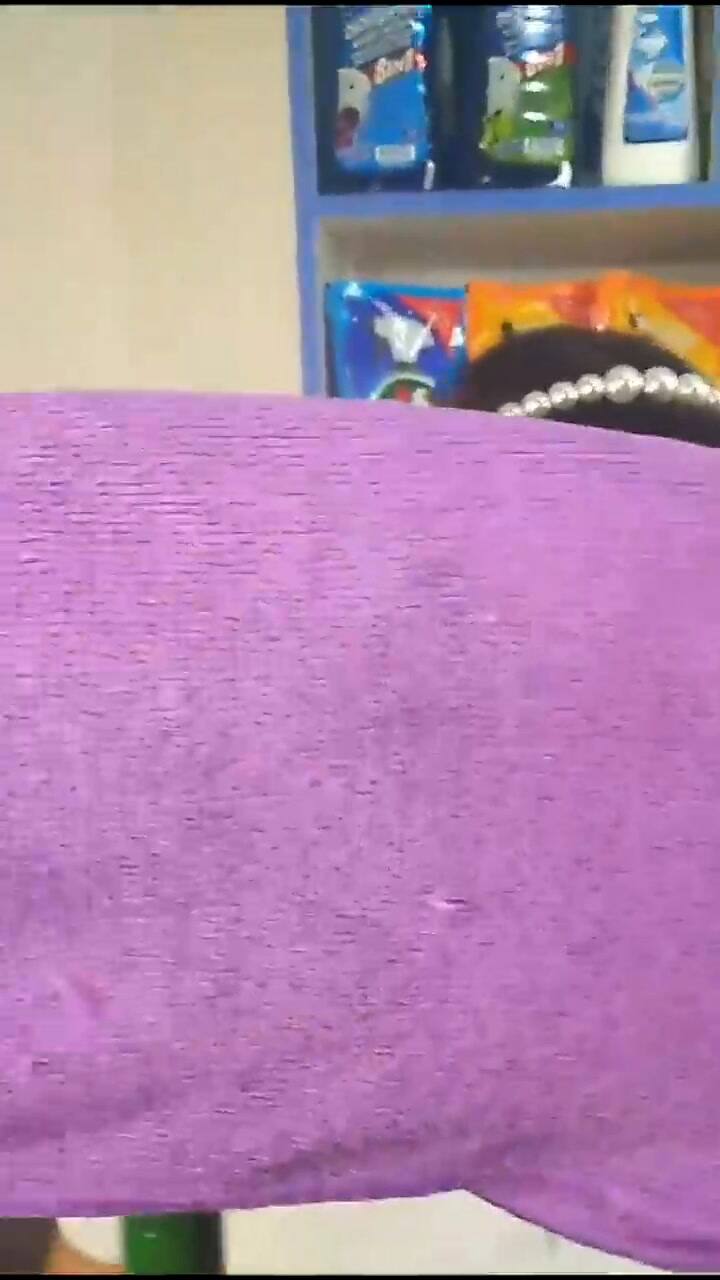 Mostró en TikTok el truco infalible para sacar manchas de los techos y se volvió viral