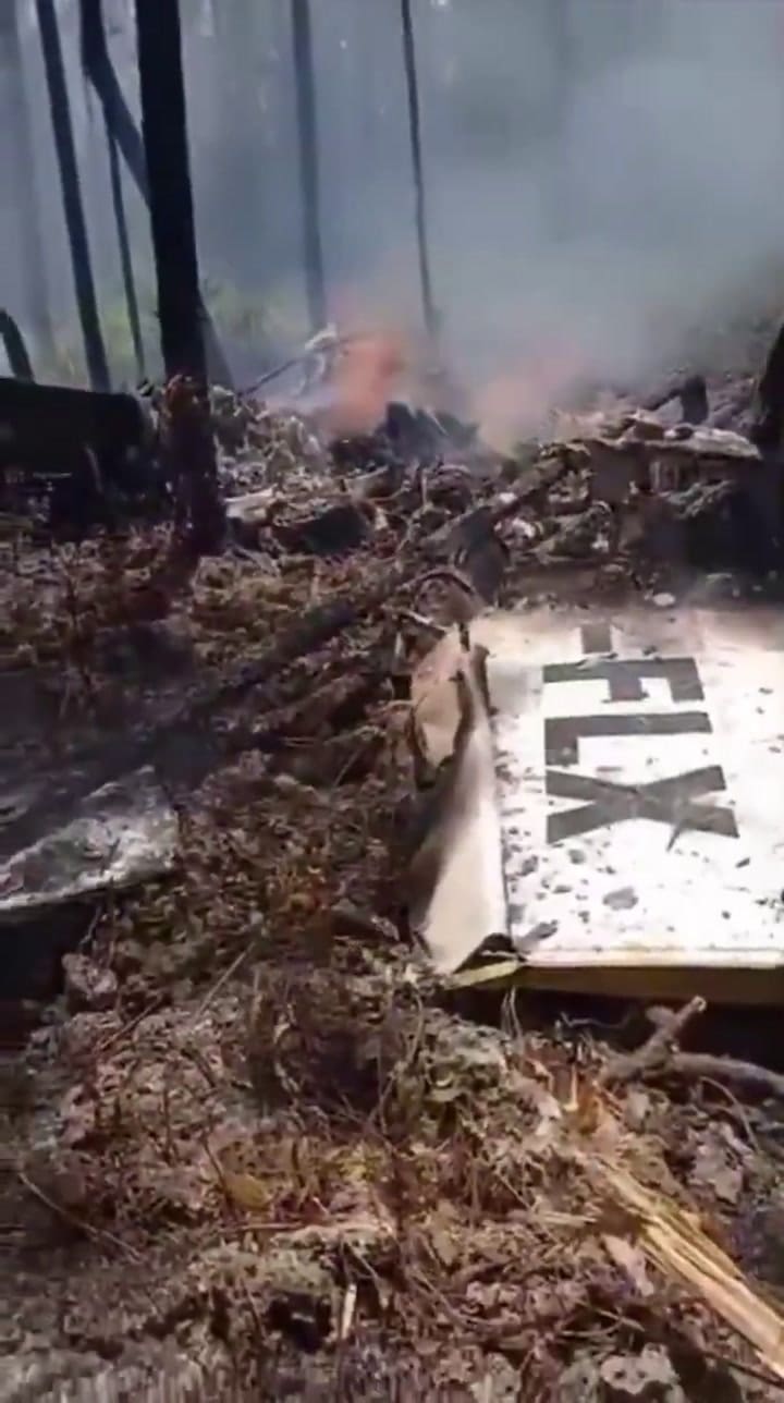 Los restos de la avioneta luego del accidente