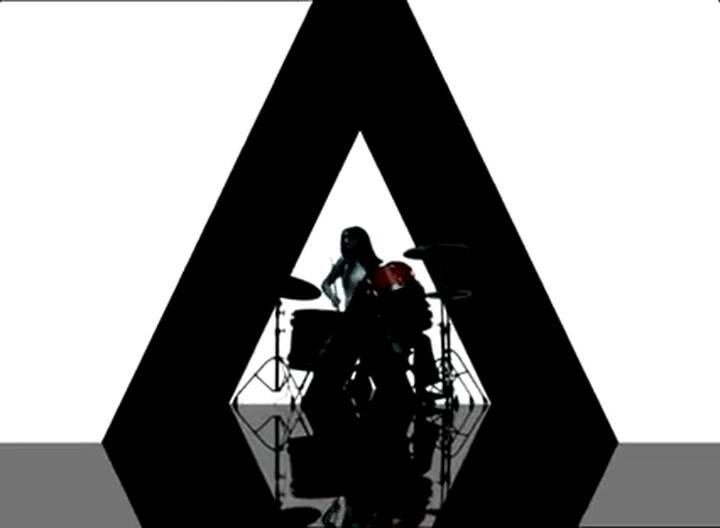 The White Stripes - 'Seven Nation Army' - Fuente: YouTube