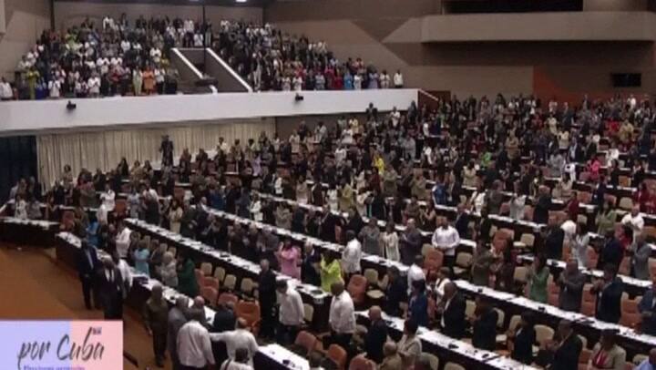 El Parlamento de Cuba inicia el proceso para elegir nuevo presidente - Fuente: AFP