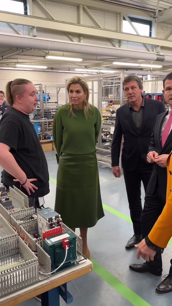 La reina Máxima Zorreguieta causó furor con su look total green