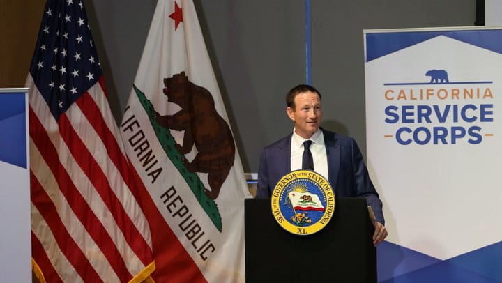 El programa impulsado por Newsom en California que otorga hasta US$10.000