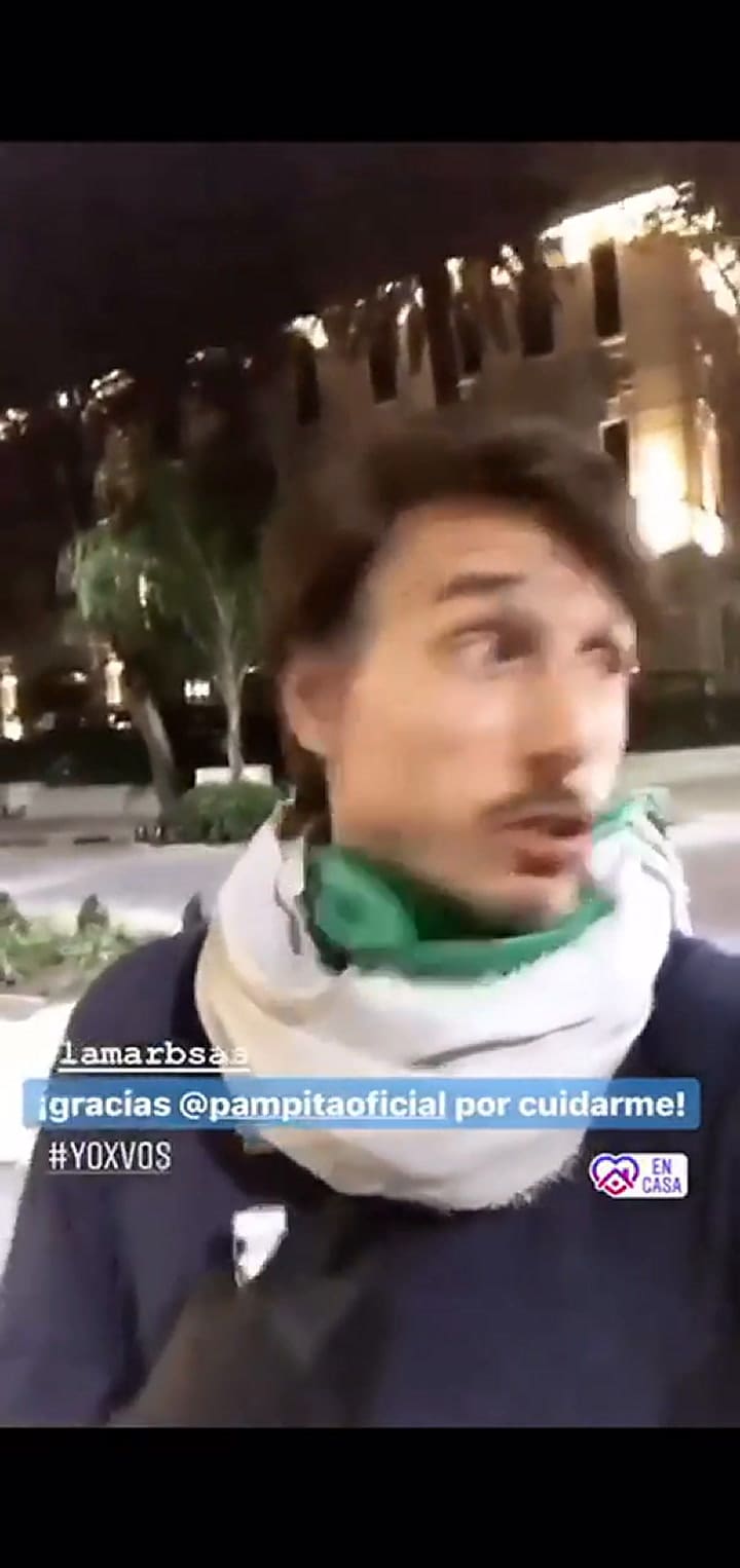 El marido de Pampita hizo delivery en Pascuas - Fuente: Instagram
