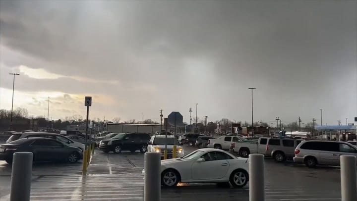 Así captaron el paso de un tornado en Selma, Alabama