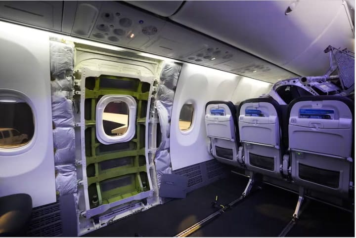 Se desprendió la puerta en un vuelo de Alaska Airlines y tuvieron que aterrizar de emergencia