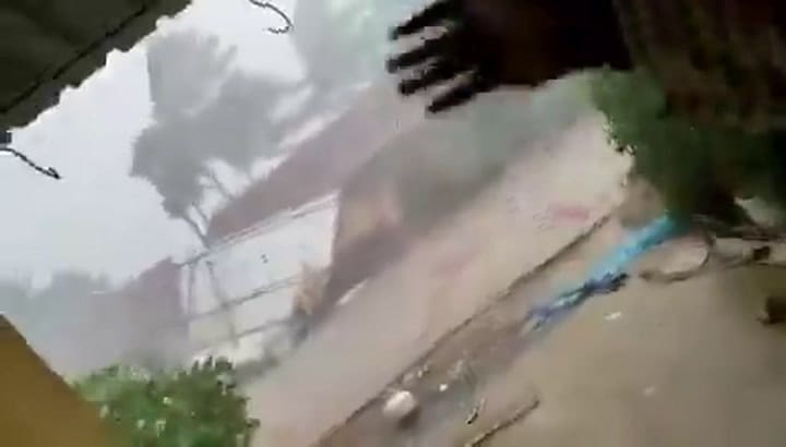Un fuerte sistema meteorológico azotó varias zonas de Uttar Pradesh