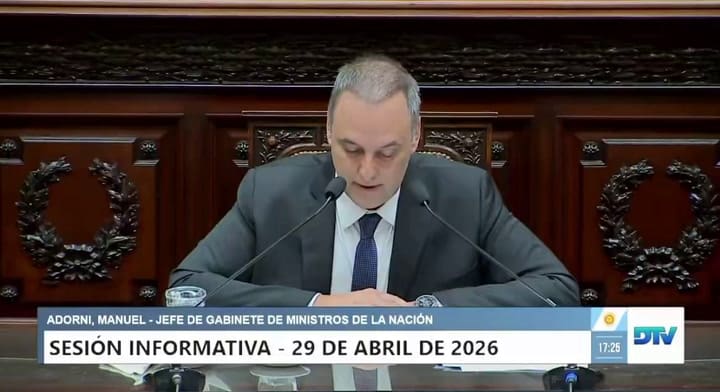 Adorni: "Lo que están sugiriendo es que alguien estuvo espiando al jefe de Gabinete y su familia”