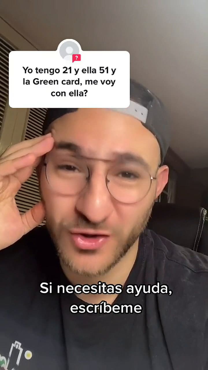 Tiktoker le dio un consejo a un joven sobre la Green Card y se volvió viral