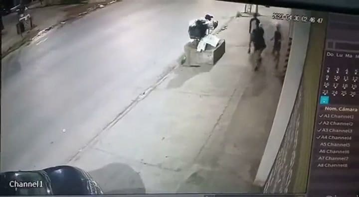 Se resistió a un robo, lo golpearon entre tres y uno le clavó un cuchillo (@jennydiserio)