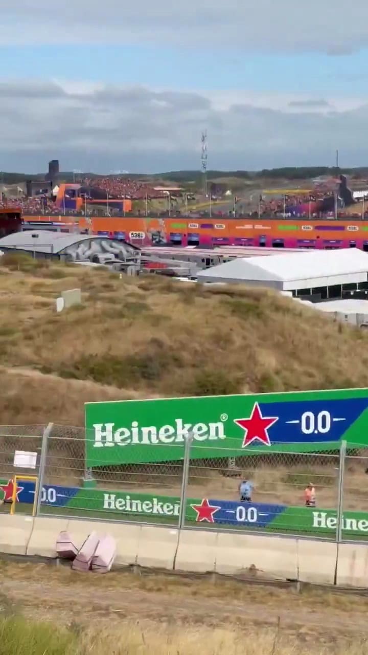 Franco Colapinto fue sancionado por los comisarios deportivos de la Federación Internacional del Automóvil (FIA) por considerar que no había respetado las banderas amarillas tras el accidente de Max Verstappen.