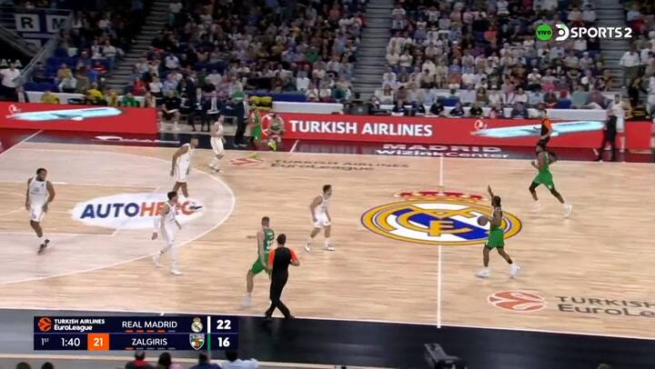 Dos triples seguidos de Campazzo