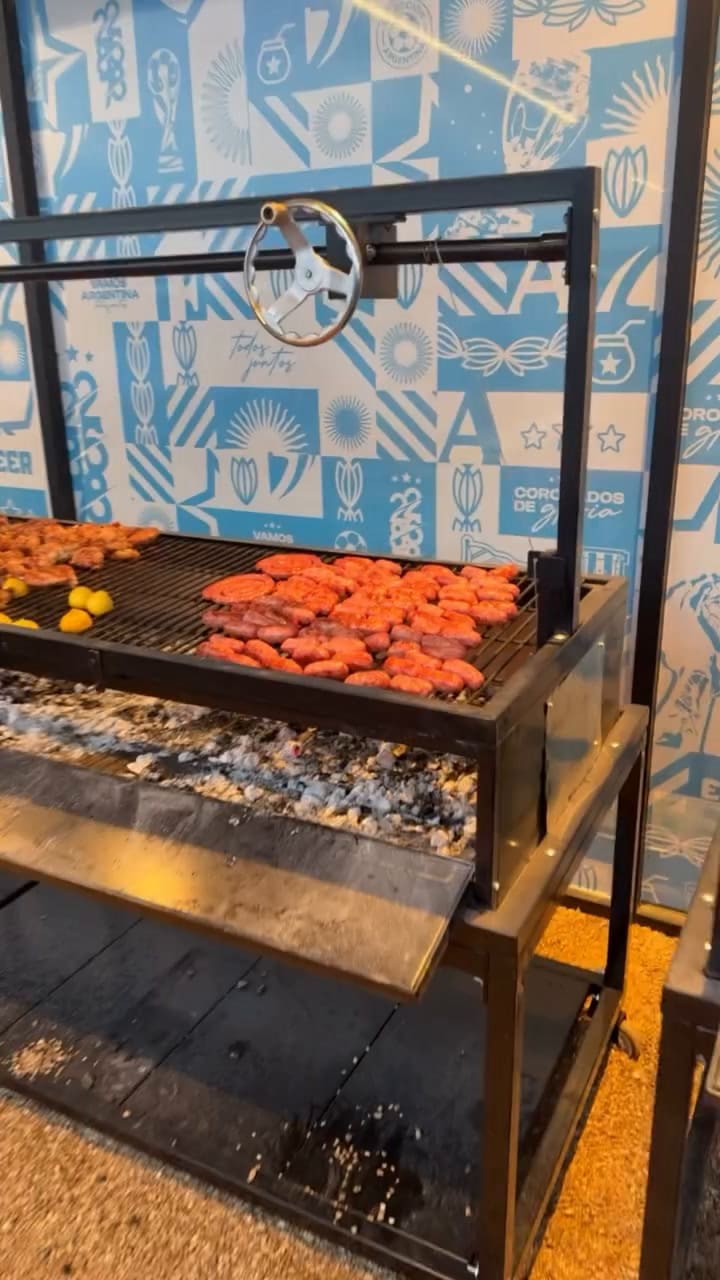 El Dibu Martínez mostró todos los detalles de un nuevo asado de la Scaloneta