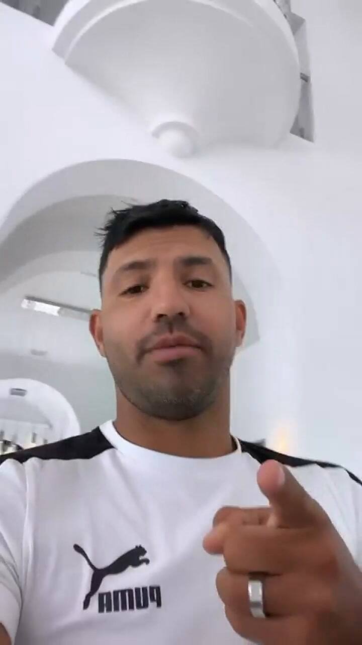 Kun Agüero cancela transmisión en vivo por fallas con el internet