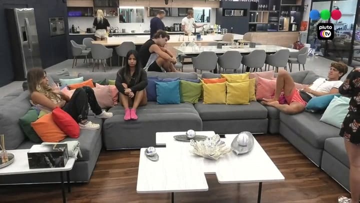 ¿Hay tensión amorosa entre Julieta y Marcos?