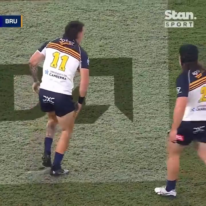 Rugby desleal: la brutal acción de un forward australiano