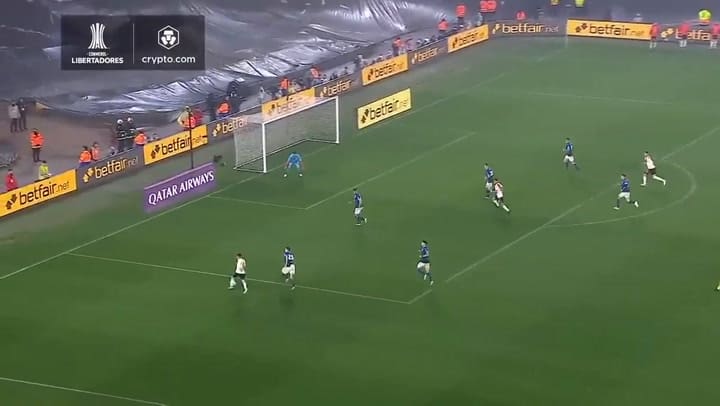 La charla en el VAR por el gol anulado a River