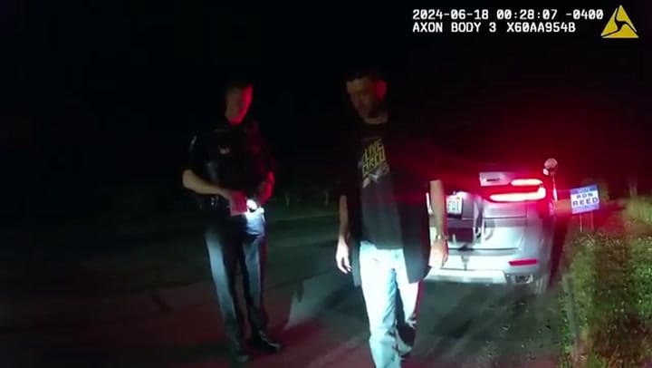 Justin Timberlake realiza las pruebas de sobriedad frente a los policías