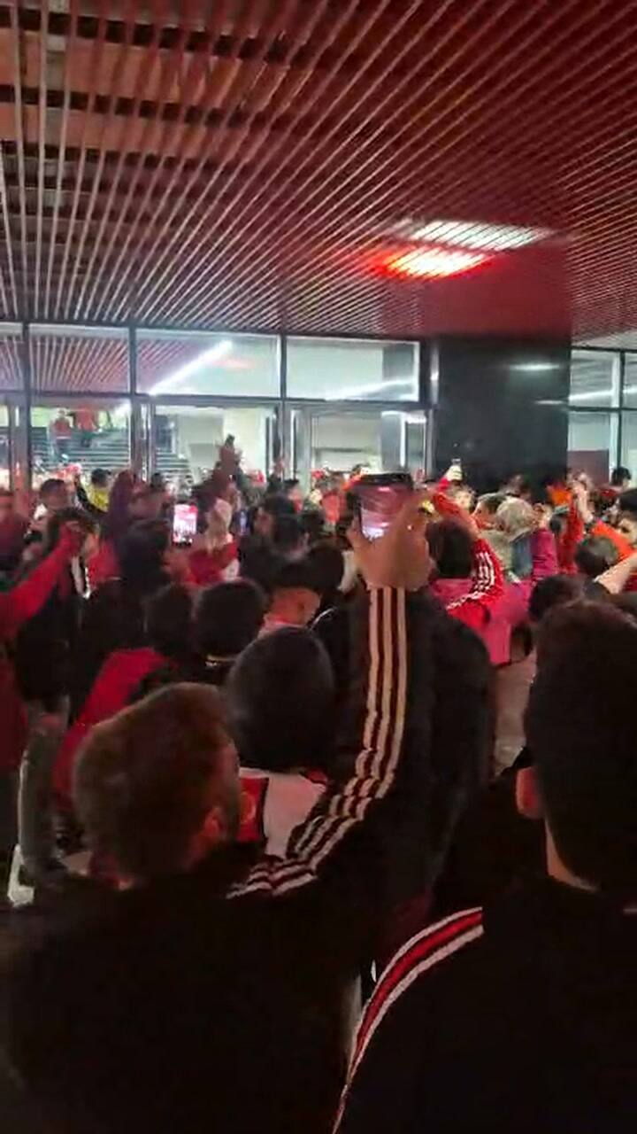 Los hinchas de River cantaron por la vuelta de Ramón Díaz