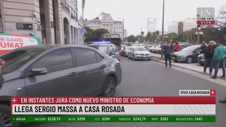 Incidentes en la llegada de Sergio Massa a Casa Rosada para la jura como ministro de Economia